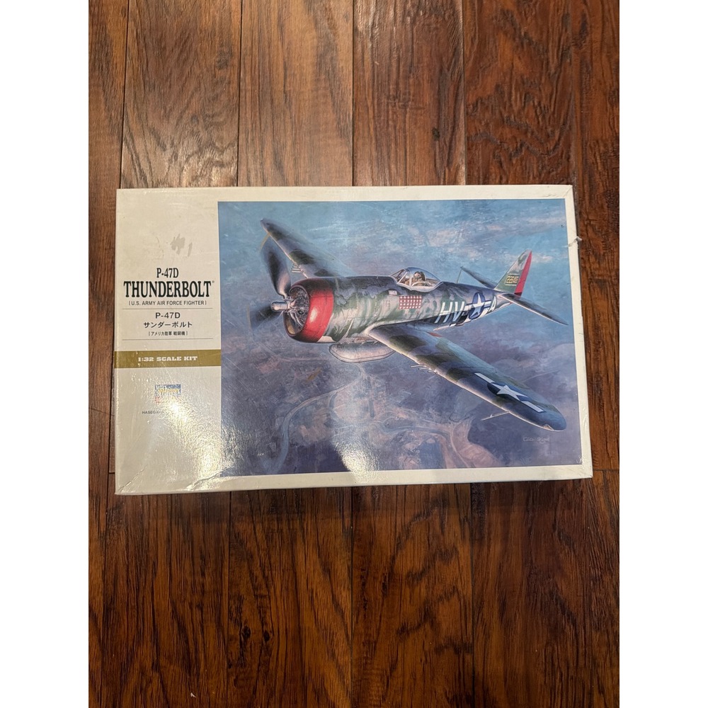 Hasegawa P-47D Thunderbolt 1:32 Scale Model Kit USAAF Fighter with Magazine